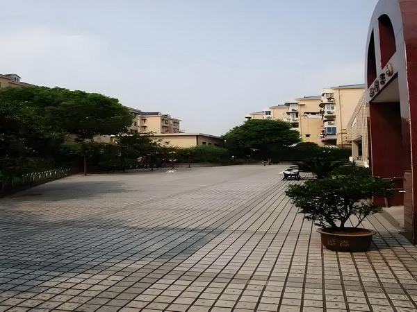 这版超人如何应对特朗普的时代